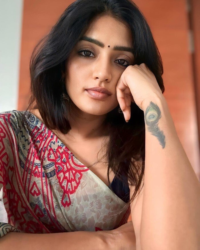 Eesha Rebba in hot51