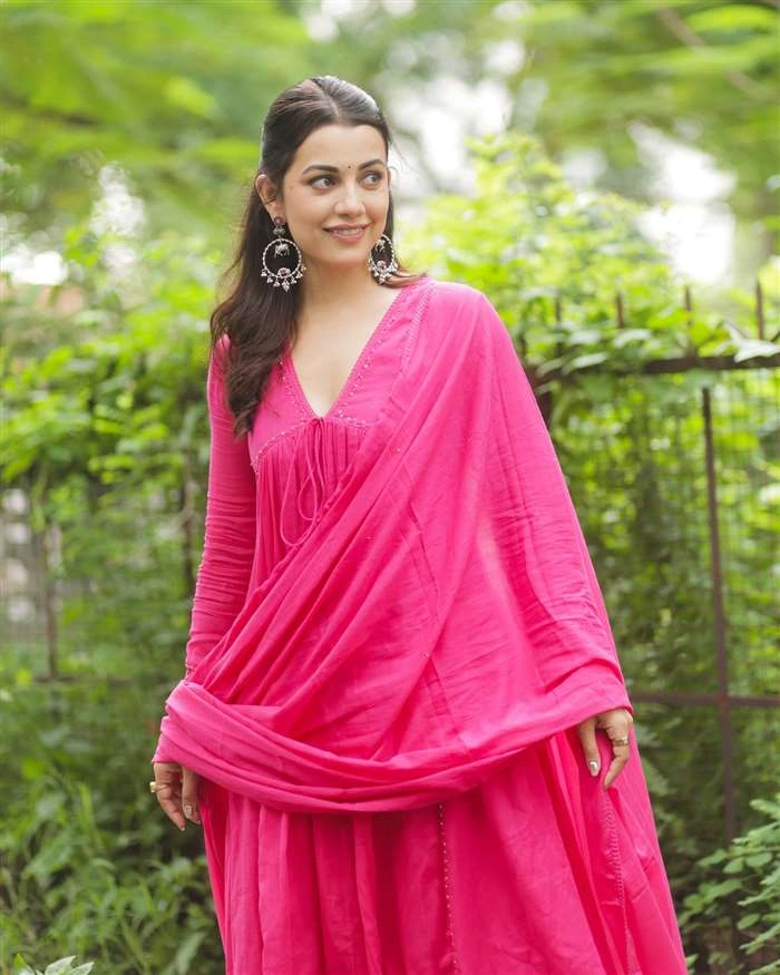 Esha Kansara in hot51 