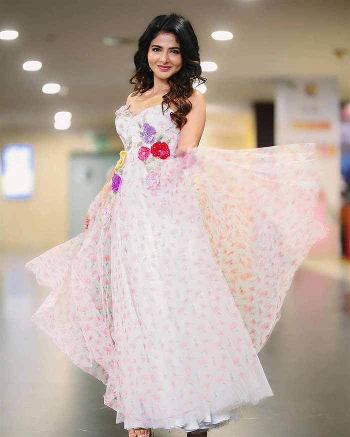 Iswarya Menon in hot51