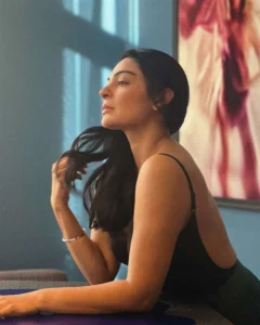 Read more about the article Stunning Neeru Bajwa Photos & Profile on HOT51