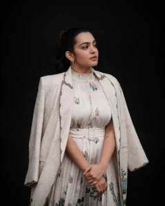 Read more about the article Graceful Parvathy Thiruvothu Shines on HOT51