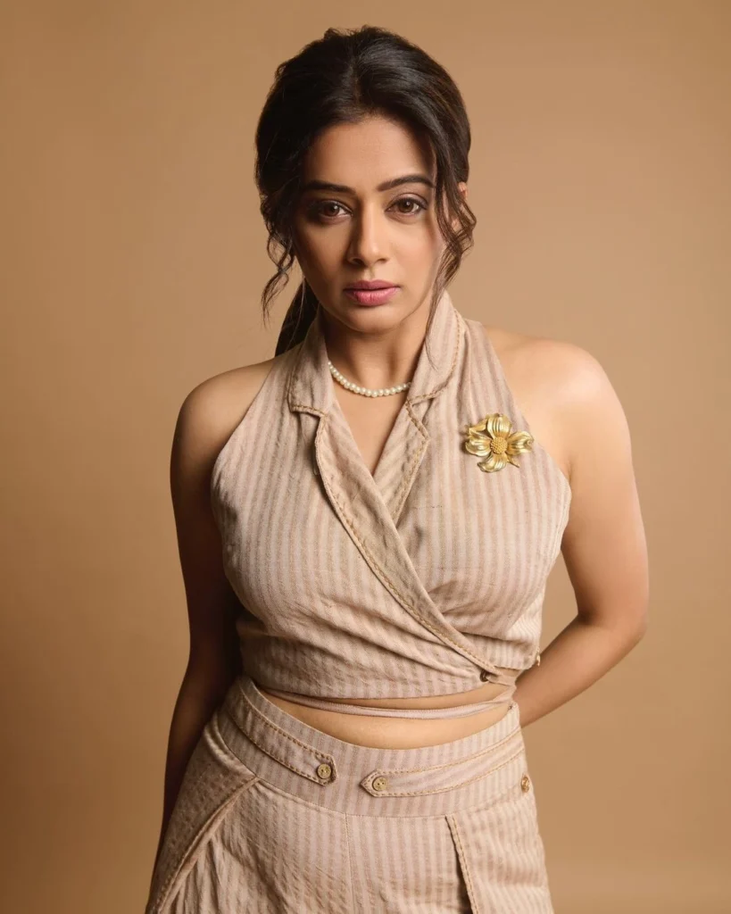 Priyamani in hot51