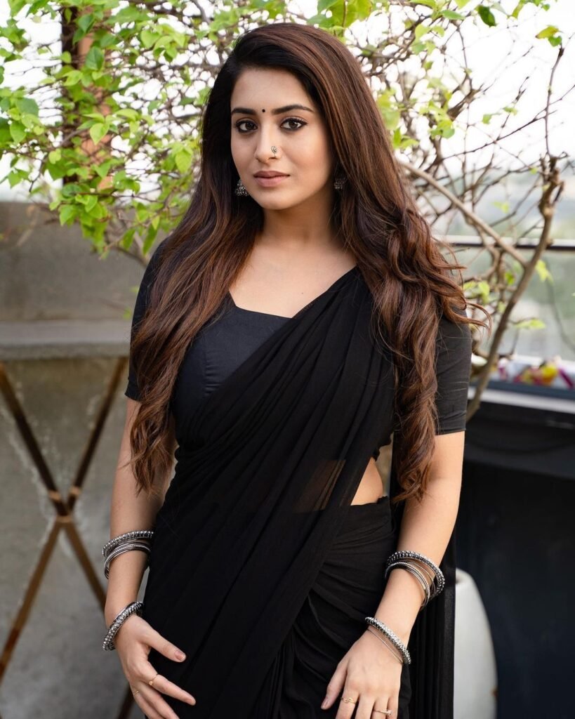 Rashi Singh in hot51