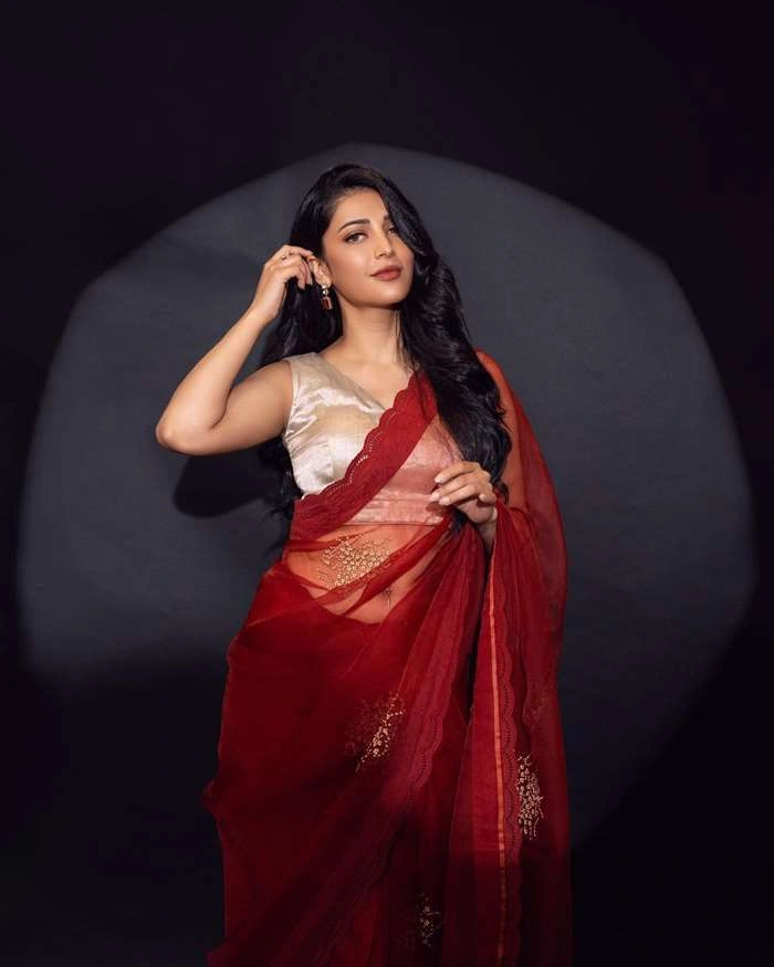 Shruthi Hassan's in hot51