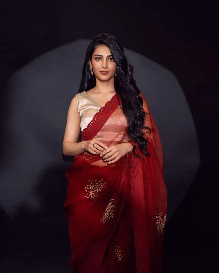 Shruthi Hassan's in hot51