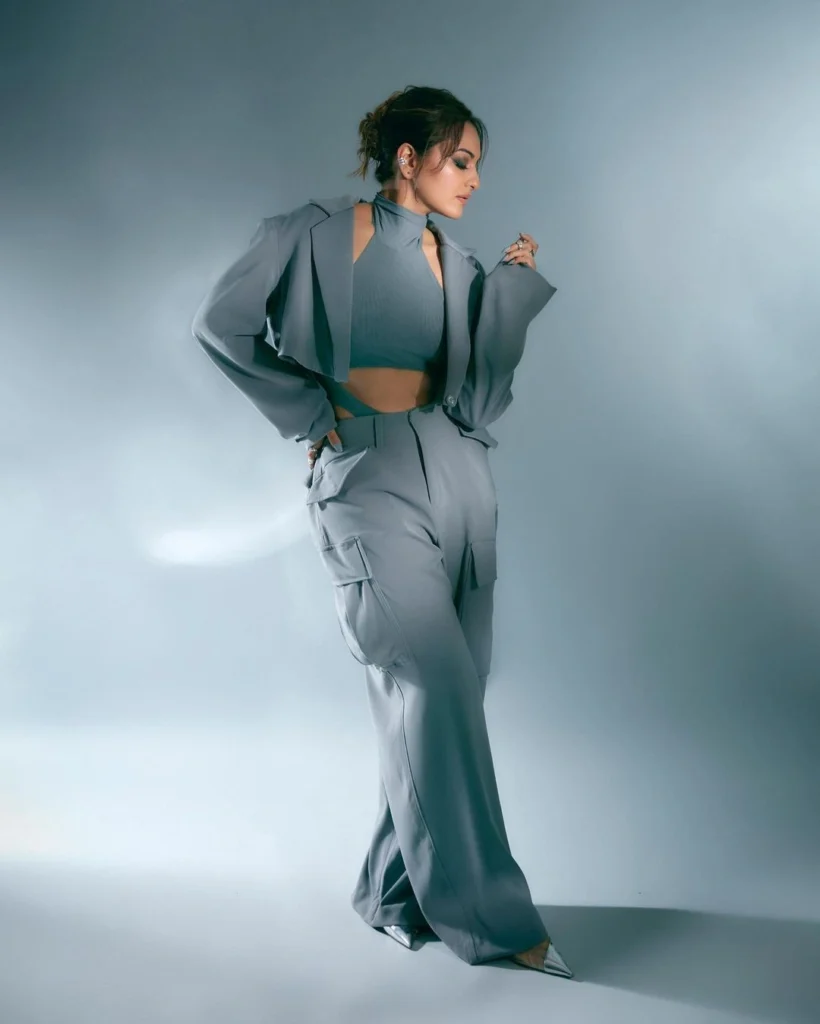Sonakshi Sinha in hot51 