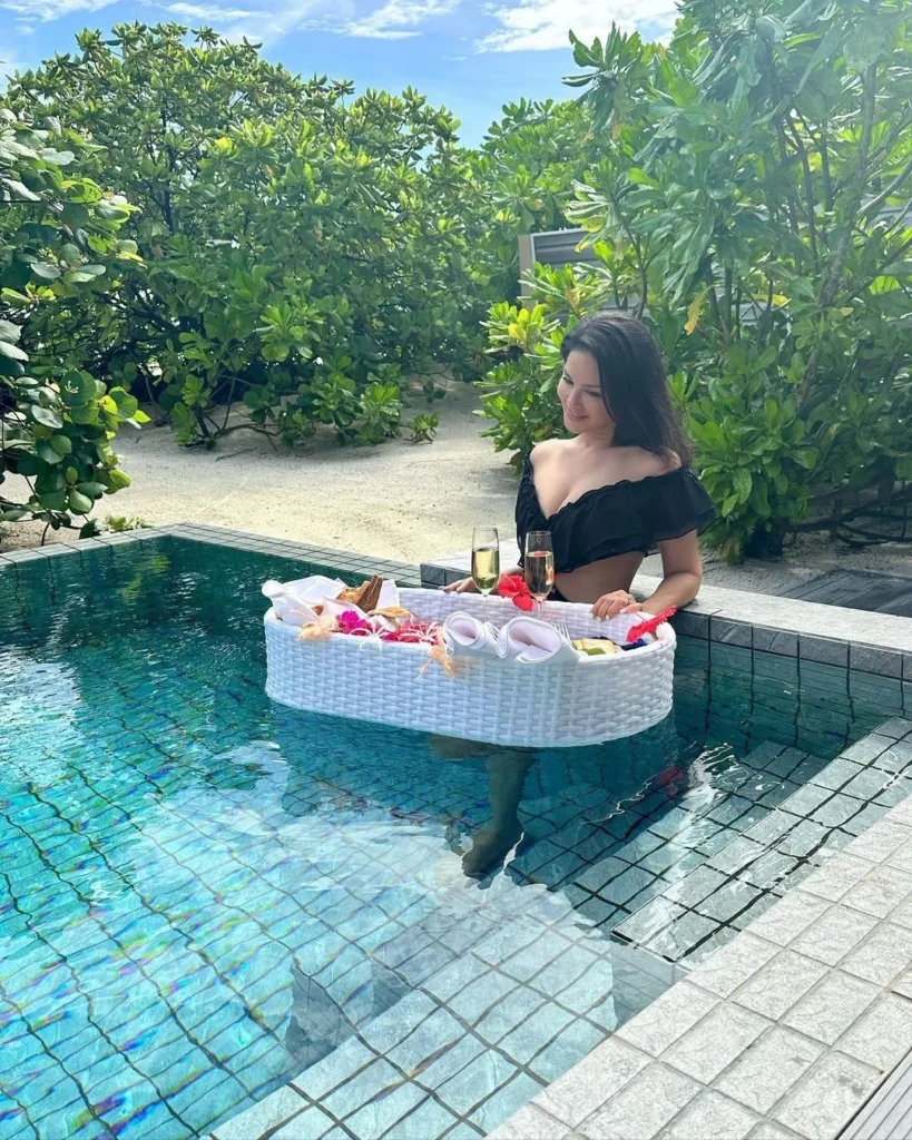 Sunny Leone in hot51