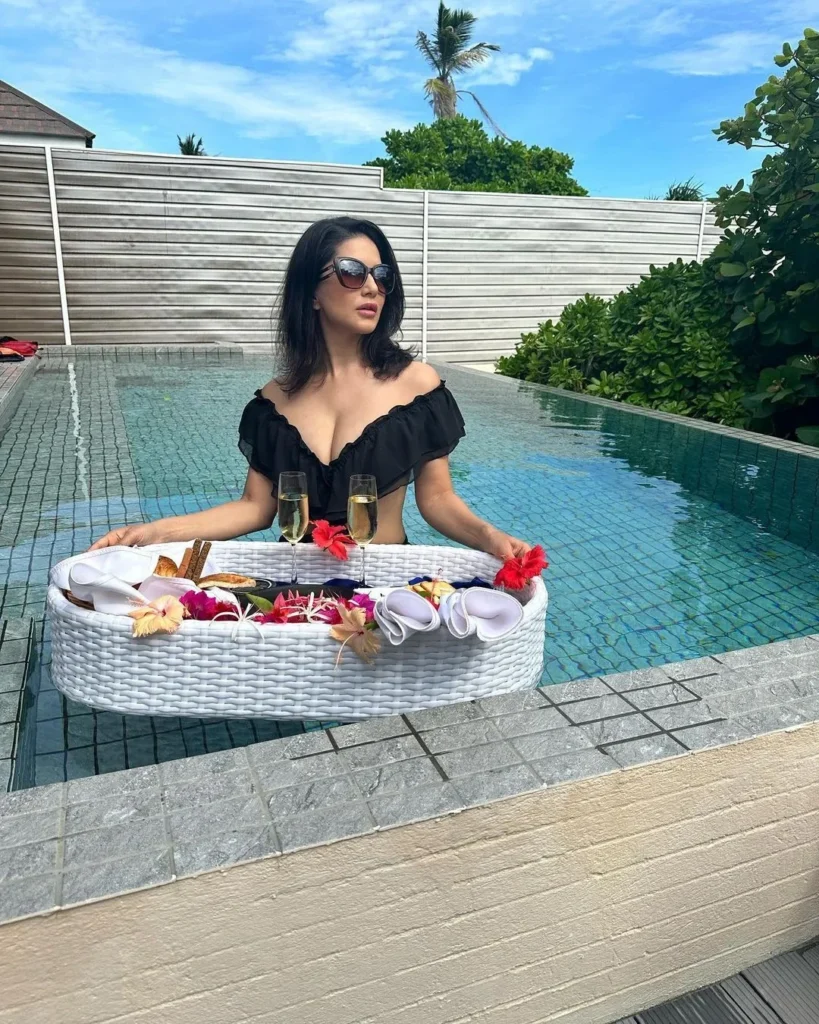 Sunny Leone in hot51