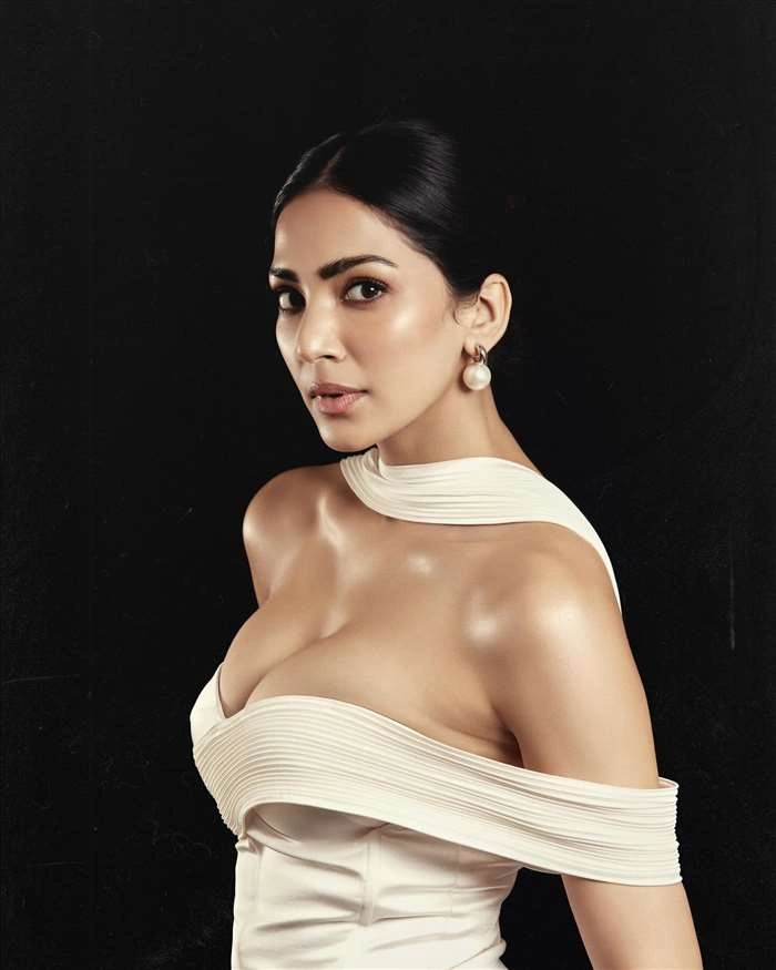 Yogita Bihani​​ in hot51 