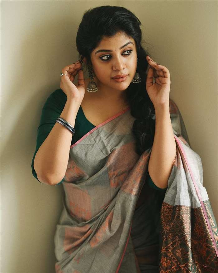 gayathri-shan in hot51 