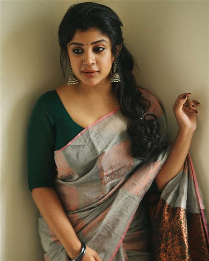 gayathri-shan in hot51 