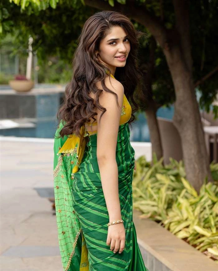 krithi-shetty in hot51