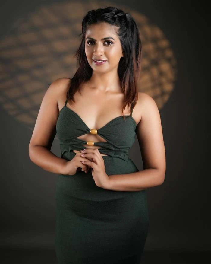 risha-gowda in hot51