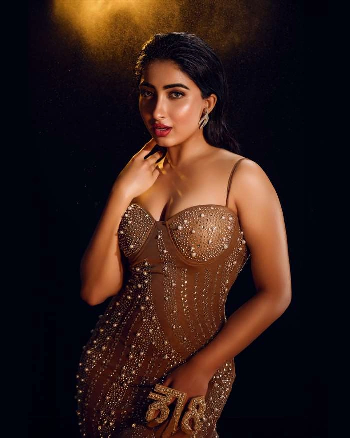 sanya iyer in hot51 
